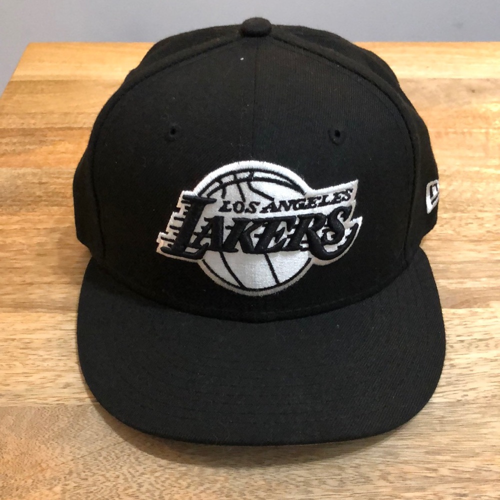 New Era Black NBA Los Angeles Lakers Fitted Hat - Size 6 7/8
